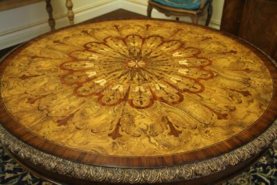 Well designed and sharp crisp inlaid table made in Philippine region for the best quality