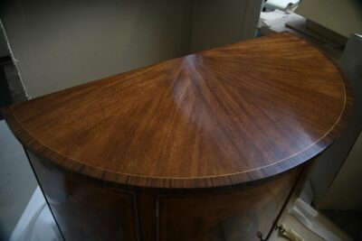 straight grain mahogany top in warm brown finish