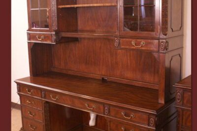 Matching mahogany Hutch (Optional and Extra Charge)