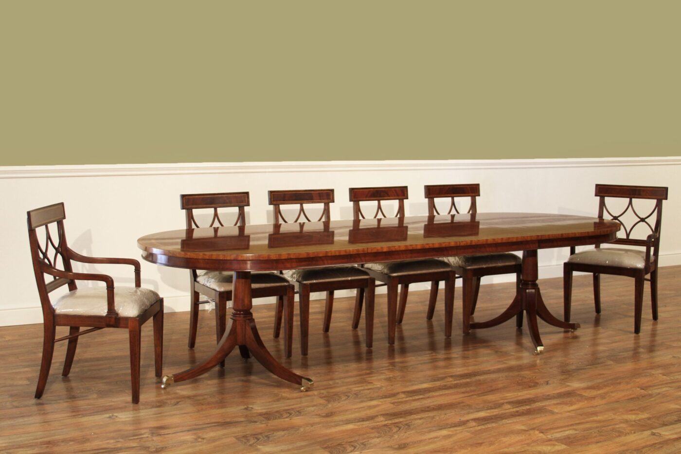 Oval double pedestal inlaid mahogany dining table - Image 4