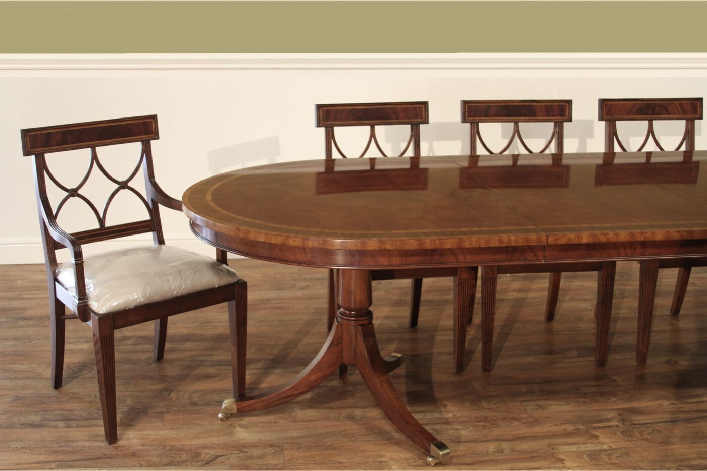 Oval double pedestal inlaid mahogany dining table - Image 5