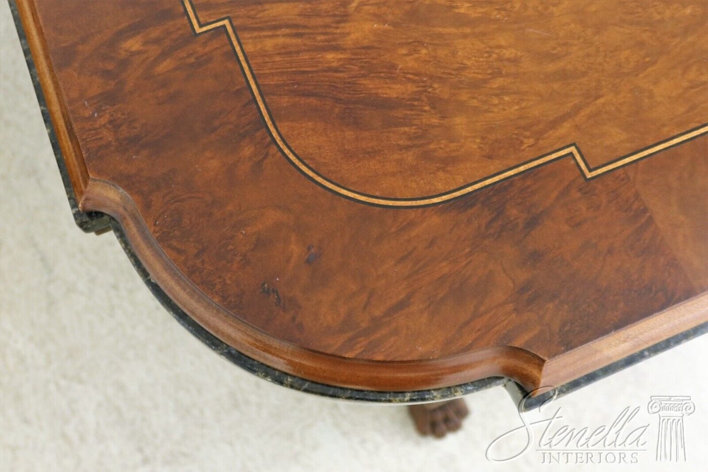 Vintage American Made Regency-Style dining table with 2 leaves - Image 2