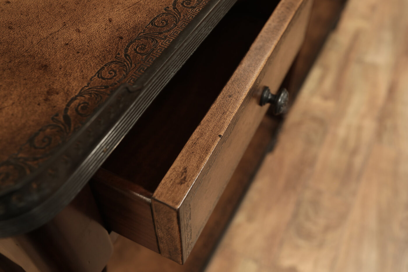 Narrow console table, high end console table with brass gallery top and undertier. Burly walnut and acacia - Image 11